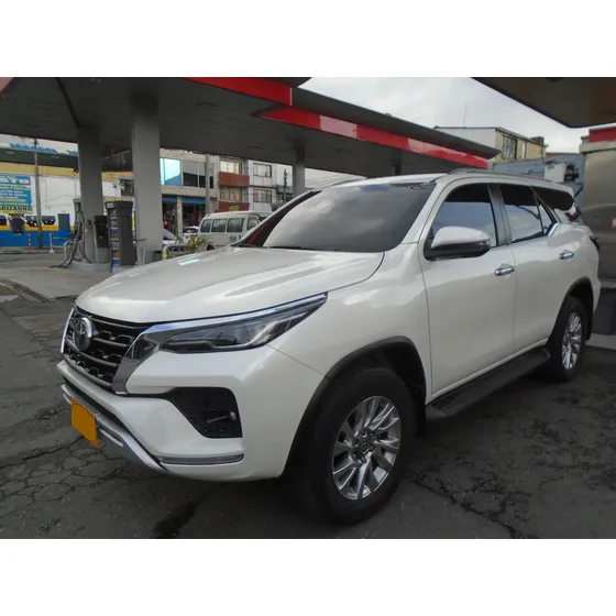 Toyota Fortuner 2.4 Street At 7as