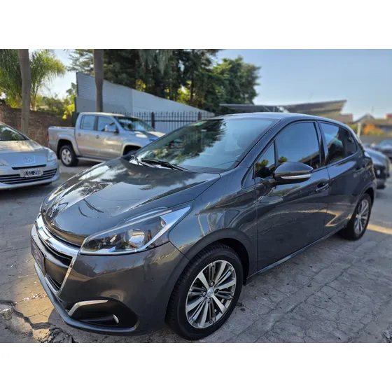 Peugeot 208 1.6 Feline
