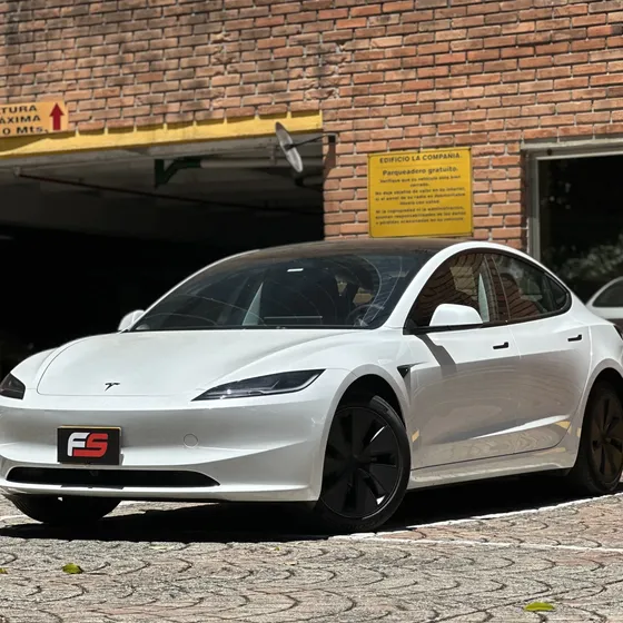 Tesla Model 3 2026 0.0 Rwd