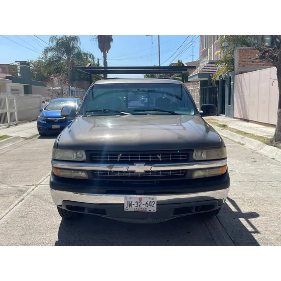 Chevrolet Cheyenne 5.3 2500 Cab Reg K 295hp 4x2 Mt