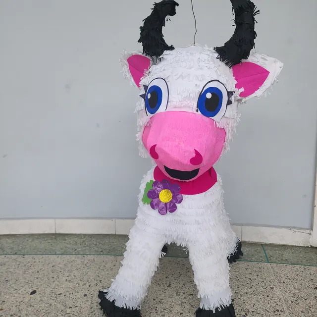 Piñata De La Vaca Lola