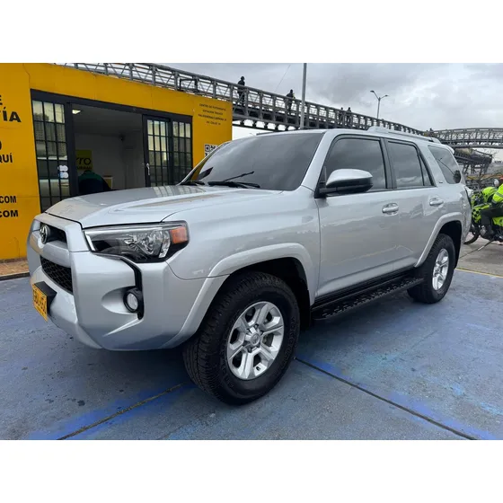 Toyota 4runner Sr5 4x4 4.0cc Automatica