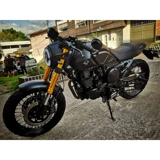 Motocicleta Victory Bomber 250 Tipo Café Racer