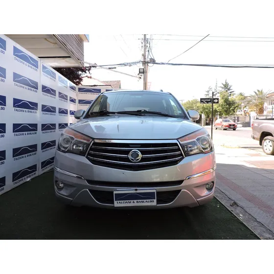 Ssangyong Stavic Awd 2.0 At