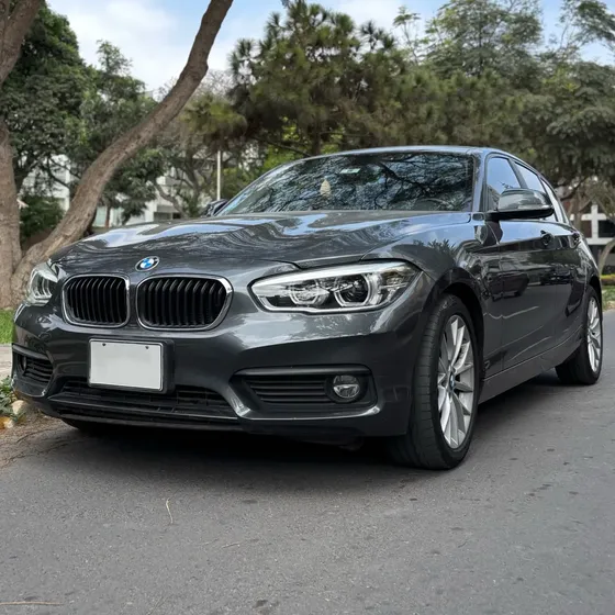 BMW 118i - Hatchback 2019 .