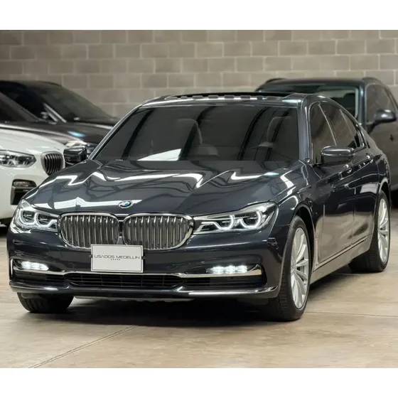 BMW Serie 7 740i usado en Medellín