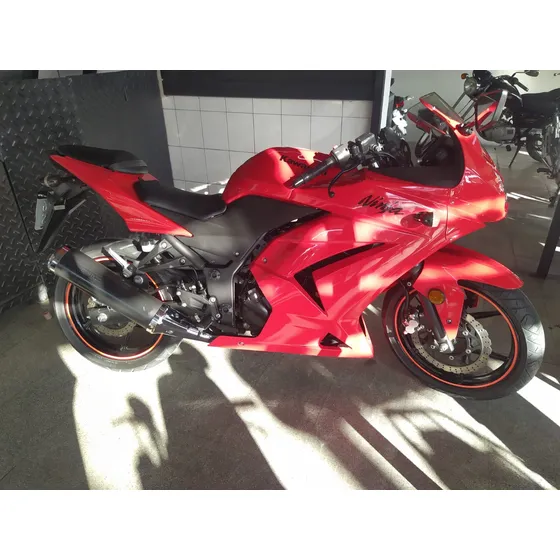 Kawazaki Ninja 250 R   Tomamos Permutas 