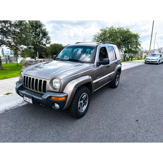 Jeep Liberty Sport 4x2 At