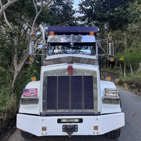 Volqueta Kenworth T800 2013