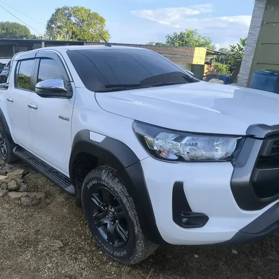 Toyota Hilux 2024 2.4 Diésel 4x4