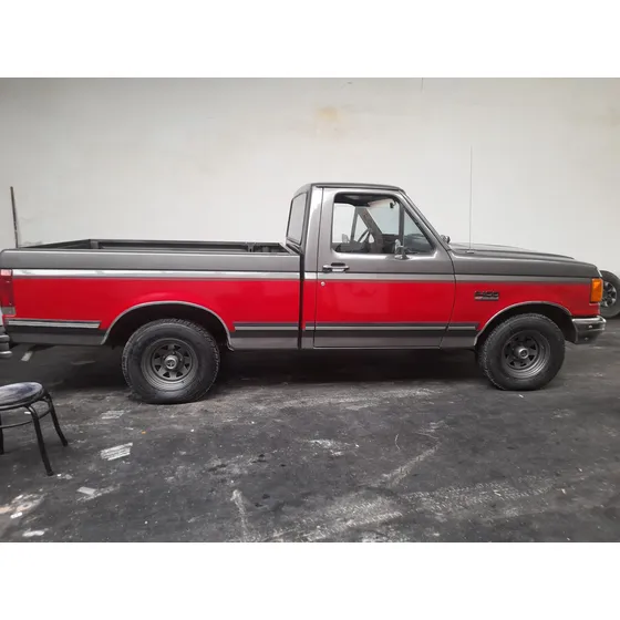 Ford F-100 4.9 I Xlt