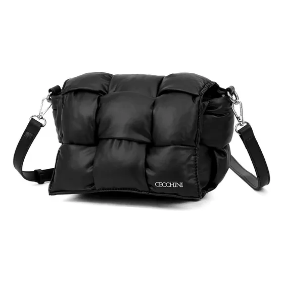 Bandolera Cecchini Solapa Puffer Trenzado Moda Urbana Color Negro 22464