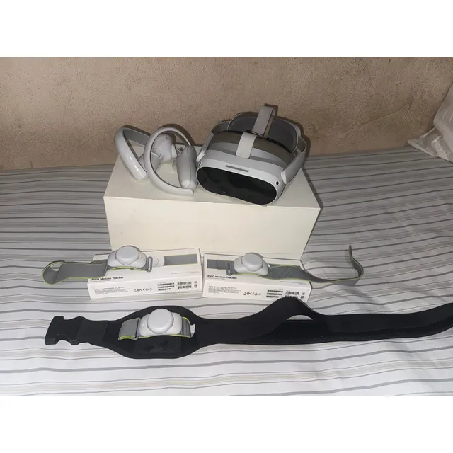 Pico 4 Vr + Motion Trackers (fbt) Blanco