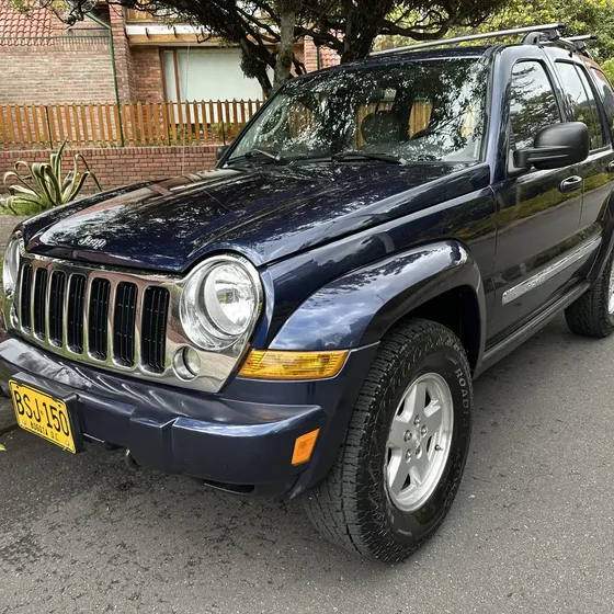 Jeep Cherokee 2005 3.7 Limited Automática
