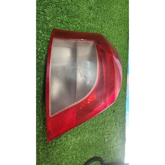 Stop Yaris 2006 2008 Usado Original Con Detalle