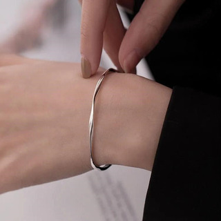 Cadena De Mano Simple Con Diseño Pequeño, Estilo Luz Fría, P Cadena De Mano Simple Con Diseño Pequeño, Estilo Luz Fría, P
