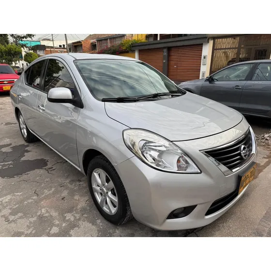 Nissan Versa 1.6 Advance