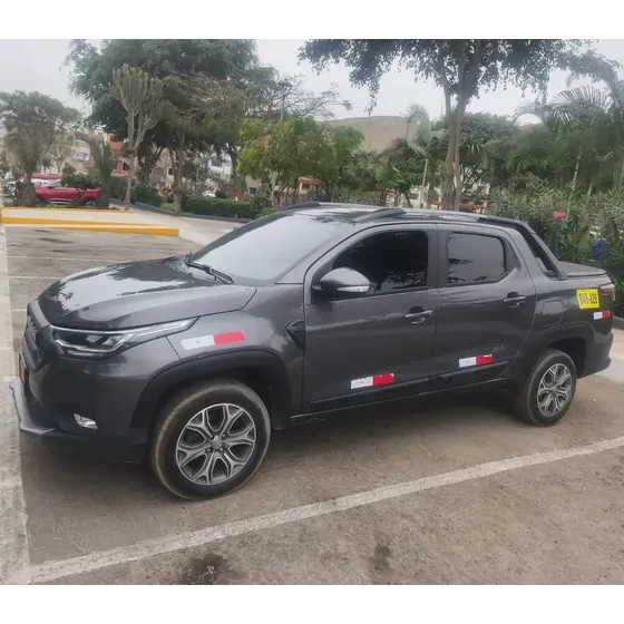 RAM 700 2022 Gris