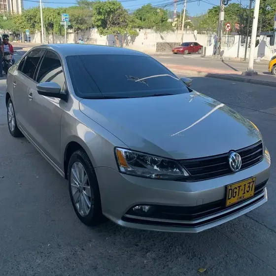 Volkswagen Jetta V 2015 Confortline 2.5