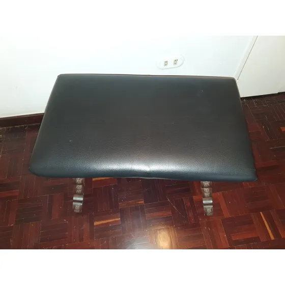 Banco De Madera Tapizado En Semicuero 
