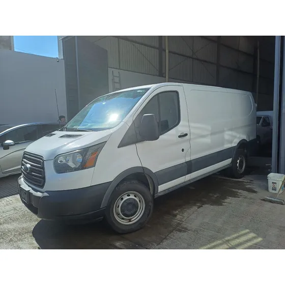 Ford Transit 2.2 Van Larga Techo Alto Custom Mt