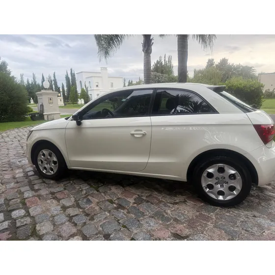 Audi A1 1.2 Attraction Tfsi 86cv