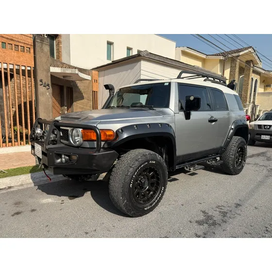 Toyota Fj Cruiser 3p Premium Aa Ee Ra Abs 4x4 At
