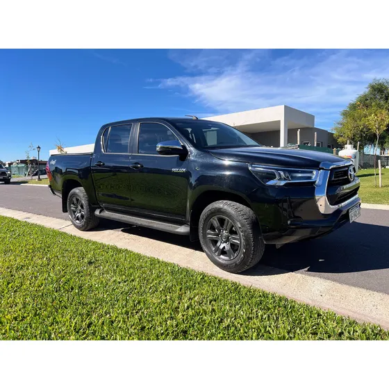 Toyota Hilux Pick-up 2.8 Cd Srv 204cv 4x4 At