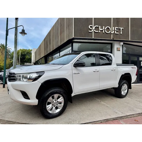 Toyota Hilux Pick-up 2.8 Cd Srv 177cv 4x4