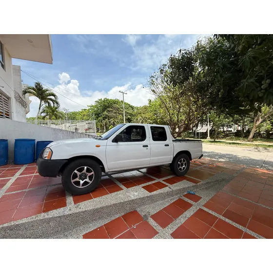 Nissan D22 Frontier 2.4 Ax D22