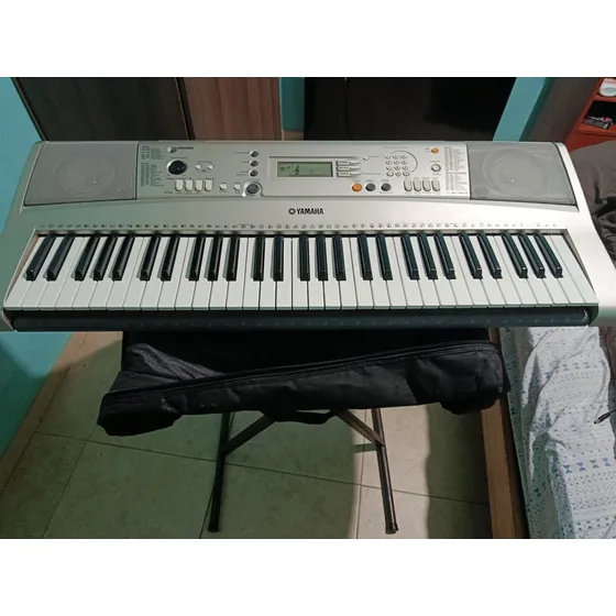 Teclado Yamaha Modelo E313