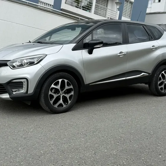 Renault Captur 2021 2.0 Intens Automática