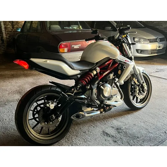 Vendo Benelli Tnt 300cc 2018 32.000k No Hay Q Hacerle Nada