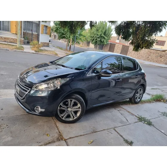 Peugeot 208 1.6 Feline
