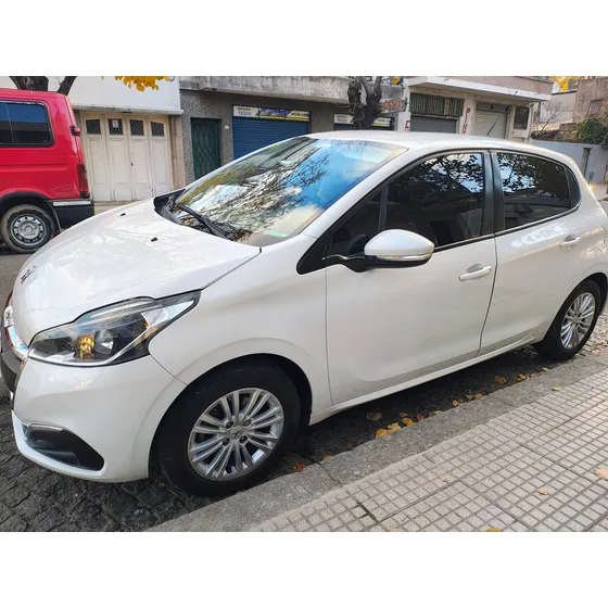 Peugeot 208 1.6 Allure Nav Tiptronic