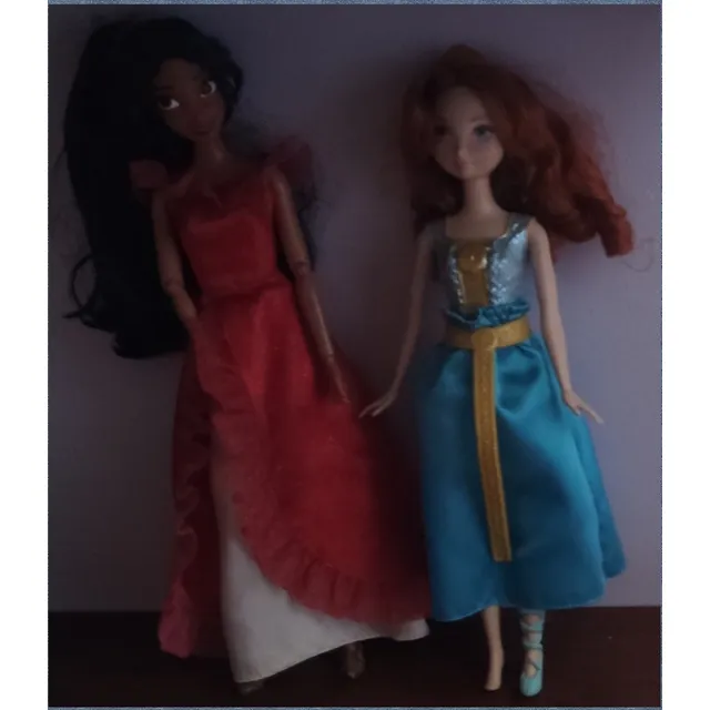 Elena De Avalor Y Mérida. Usado 