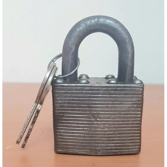 Candado Usado Con Dos Llaves. Lea La Descripcion
