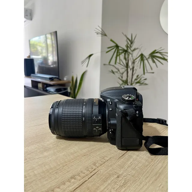 Cámara Reflex Nikon D7500 + Lente 18-140 (como Nueva)