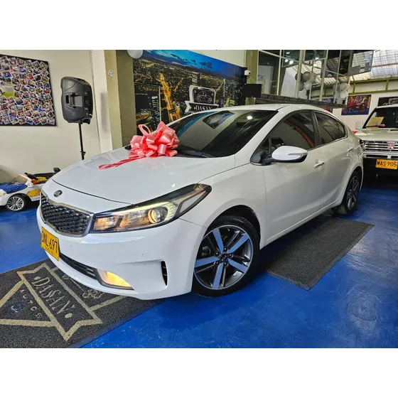 Kia Cerato Pro 1.6 Full Equipo