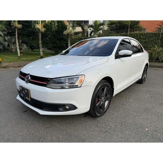 Volkswagen Jetta 2.0 Trendline 5 P