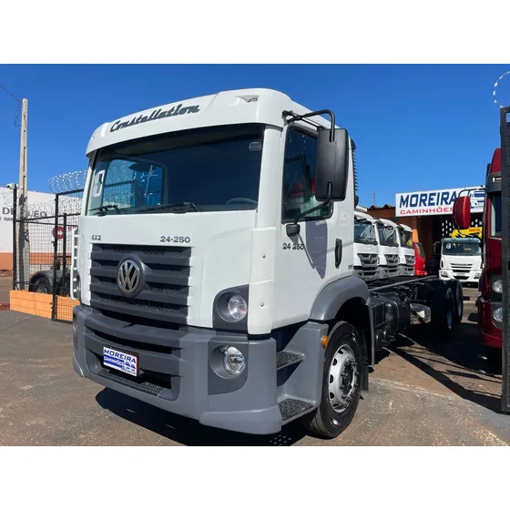 Vw 24250 Constellation 6x2 2010