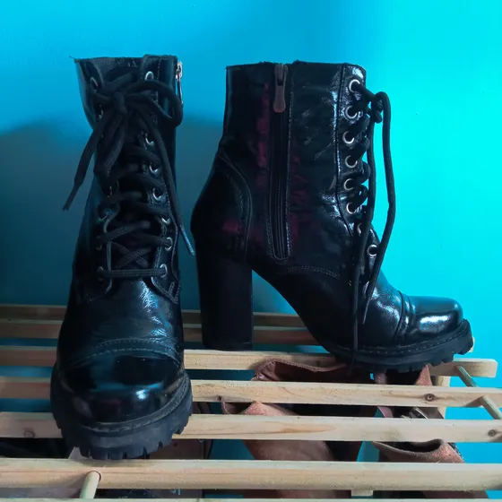 Botas Negras Con Tacones- Confección Nacional
