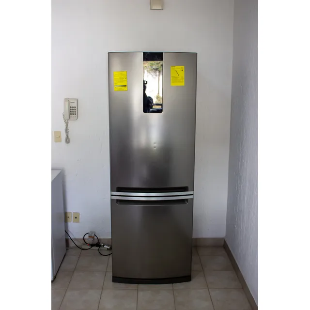 Refrigerador 17 Pies Whirlpool Bottom Mount Inox