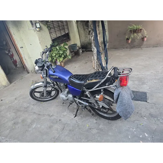 Moto Azul Chopera