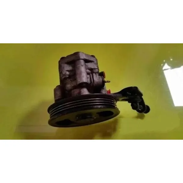 Bomba Direccion Hidraulica Kia Rio 2006 2009 Original Usada