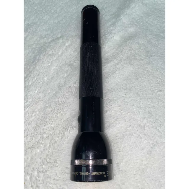Linterna Negra Marca Mag-lite Usada