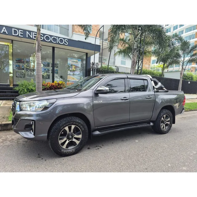 Toyota Hilux 2.4