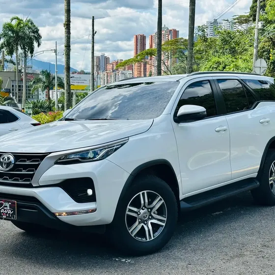 Toyota Fortuner 2026 2.8 Diesel Sr 4x2 At