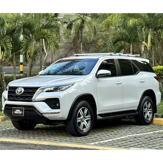 Toyota Fortuner 2025 2.8 Diesel Sr 4x2 At