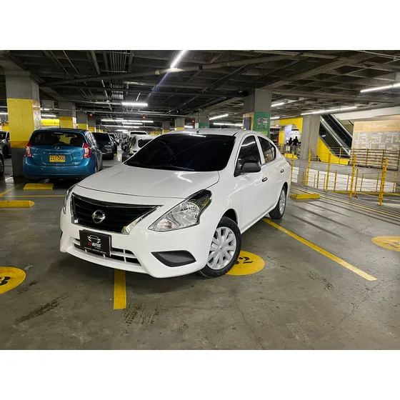 Nissan Versa 1.6 V-drive